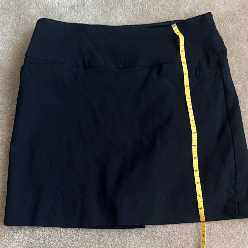 Black Skort size med by S.C. & Co